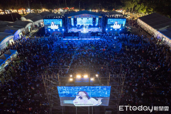 ▲南投茶博一心二夜演唱會登場，羅大佑獻唱經典老歌、全場嗨翻。（圖／南投縣政府提供）