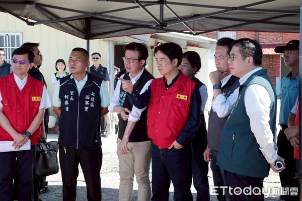 ▲總統賴清德南下台南七股區視察西寮里災後復建情形，肯定中央地方合作成果。（記者林東良翻攝，下同）