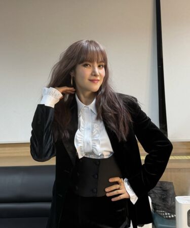 ▲▼ 曹政奭愛妻挺5月孕肚現身！四肢超纖細　男星驚呼：看不出來懷孕。（圖／翻攝自Gummy IG、朴修弘YouTube）