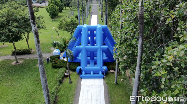 ▲台南山上花園水道博物館舉辦六周年館慶《夏浪祭》，祭出百米滑水道與兒童免費入園優惠，吸引親子同樂。（記者林東良翻攝，下同）