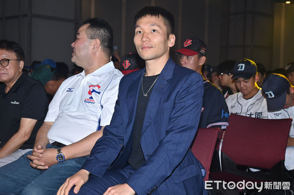 ▲▼運動部長李洋出席2025中信盃黑豹旗記者會。（圖／記者李毓康攝）