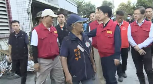 ▲▼總統賴清德視察災情較為嚴重的佛祖街。（圖／直播共訊）