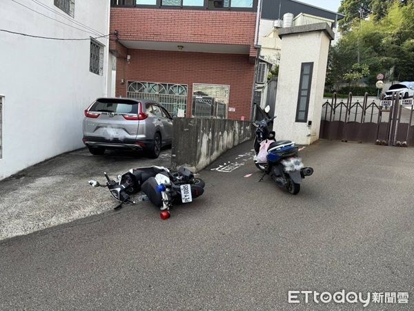 ▲通緝男違規見警逃入無尾巷。（圖／桃園警分局提供）
