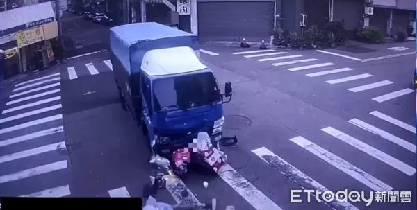 ▲▼台中1名女騎士載菜去擺攤，不料在路口慘遭貨車撞死。（圖／民眾提供，下同）