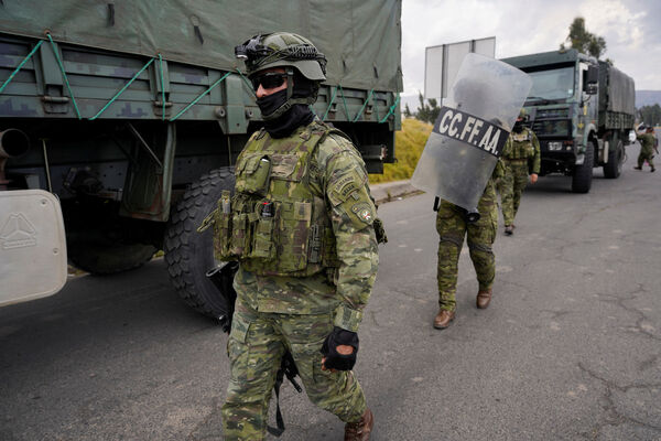 ▲▼ 厄瓜多示威，軍方出動。（圖／路透）