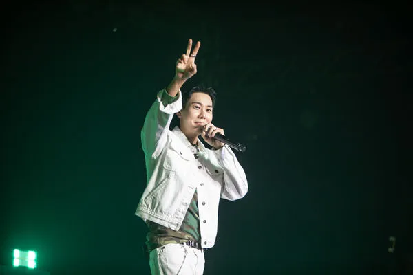 ▲▼▲▼流口水！人夫Loco放送福利來台脫了　大咖女星驚喜現身全場嗨爆。（圖／D-SHOW提供）