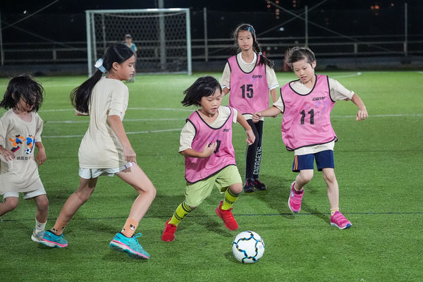 ▲迎接國際女孩日，桃園女孩足球體驗營開踢。（圖／大漢行銷提供）