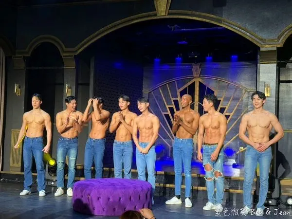 ▲▼Wild Wild 猛男帥身材好舞蹈精彩。（圖／部落客紫色微笑提供）