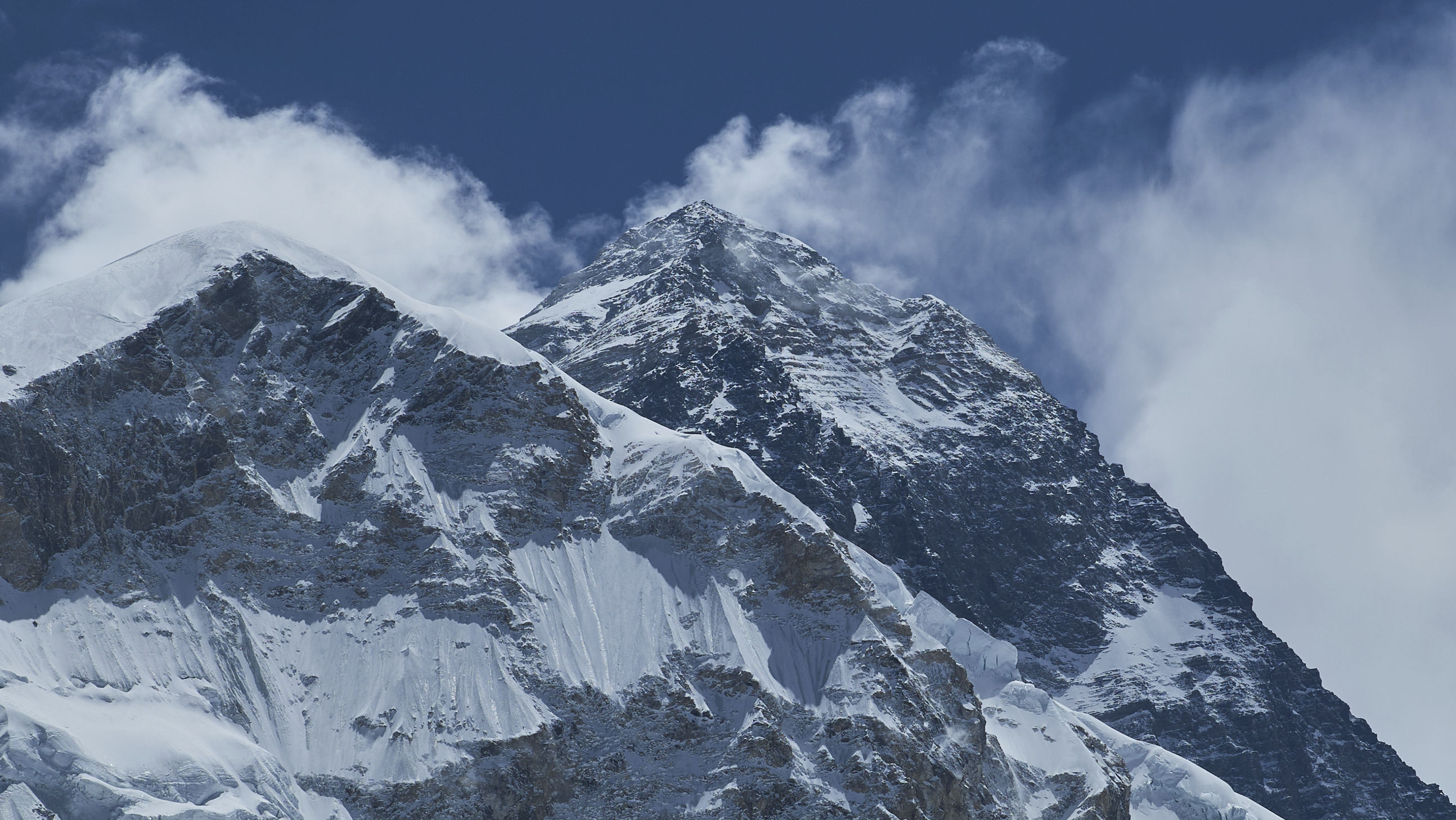 ▲▼從尼泊爾登頂可以看到珠穆朗瑪峰。（圖／達志影像／美聯社）