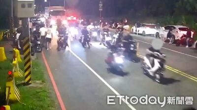 囂張飆仔測速相機前狂衝!檢警拘10人送辦 扣車再重罰41萬