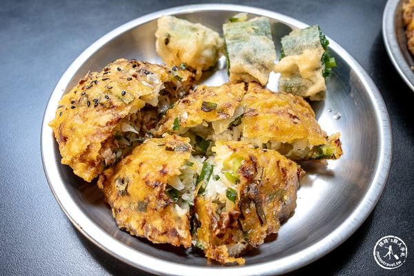 ▲▼迪化街熱門小吃之一，蔡記迪化街古早味蚵嗲。（圖／部落客桃桃提供）