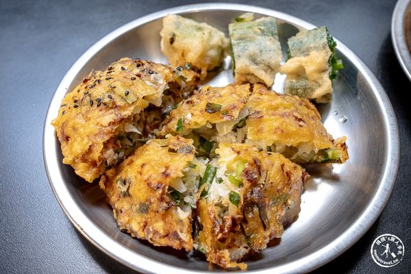 ▲▼迪化街熱門小吃之一，蔡記迪化街古早味蚵嗲。（圖／部落客桃桃提供）