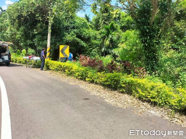 ▲▼苗栗台3線北向103.8K往三灣方向，男騎士過彎失控墜6m深邊坡。（圖／記者楊永盛翻攝）