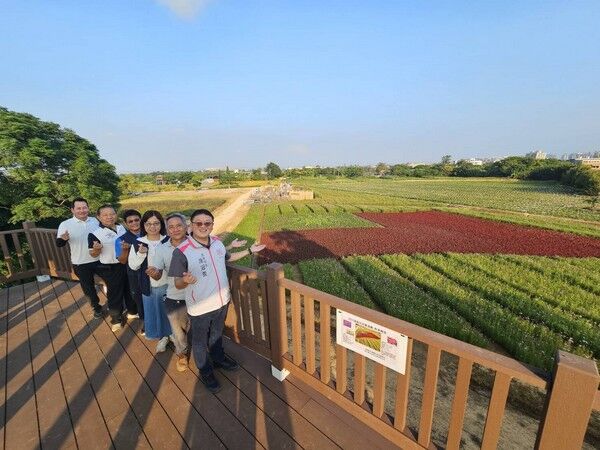 ▲桃園慶雙十，溪海巨型「國旗花布」限定登場