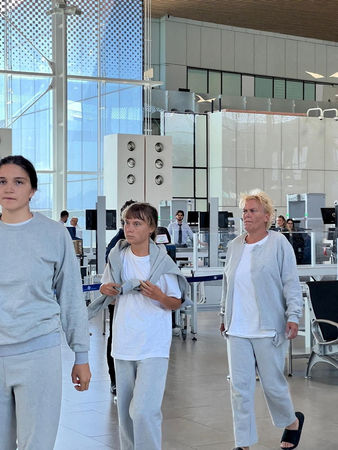 ▲▼以色列驅逐加薩援助船隊的171名參與者出境，其中包括瑞典知名氣候行動人士「環保少女」童貝里（Greta Thunberg）。（圖／路透）