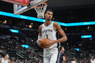 馬刺「法國怪物」復出　溫班亞瑪9分10籃板7助攻3阻攻宰廣州龍獅