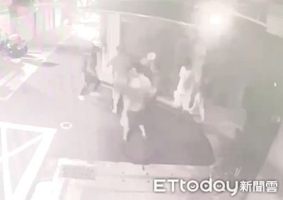 喪屍煙彈純度不佳...相約中秋夜談判 助陣的心臟遭刺身亡