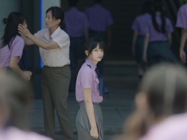 ▲《自殺通告》，集結金馬影帝黃秋生、林予晞、黃迪揚同台飆戲，更找來劉敬、白潤音、邵奕玫、張豐豪及戴雅芝5位台灣亮眼新秀。（圖／本萃電影提供）