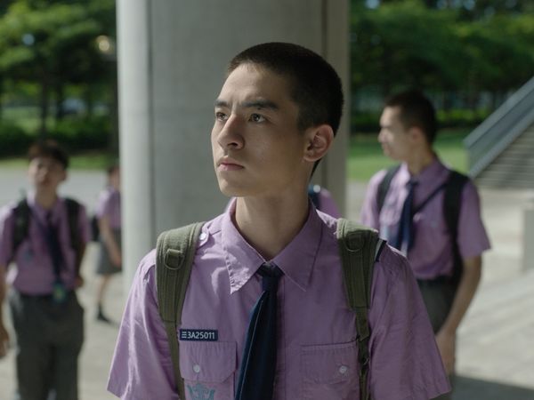 ▲《自殺通告》，集結金馬影帝黃秋生、林予晞、黃迪揚同台飆戲，更找來劉敬、白潤音、邵奕玫、張豐豪及戴雅芝5位台灣亮眼新秀。（圖／本萃電影提供）