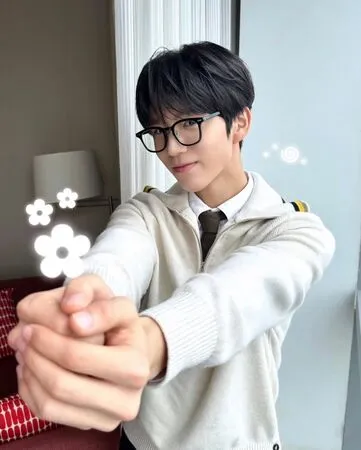 ▲▼NCT WISH,金栽禧,我的英雄學院。（圖／翻攝自Instagram／nctwish_official）