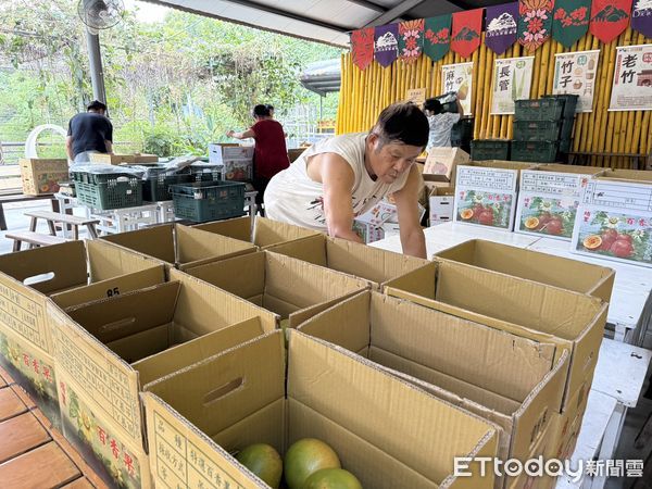 ▲台南大坑休閒農場「公益送水果」邁入第五年，2000斤水果將專車直送花蓮光復災區，支援重建家園。（圖／記者林東良翻攝，下同）