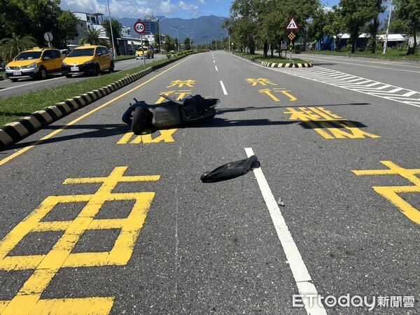 ▲▼             台東騎士從慢車道左轉，遭快車道的轎車衝撞身亡。（圖／記者楊晨東翻攝，下同）