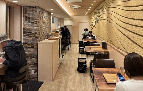 ▲▼大阪比內雞黃金湯頭輕鬆喝完意猶未盡。（圖／部落客小虎提供）