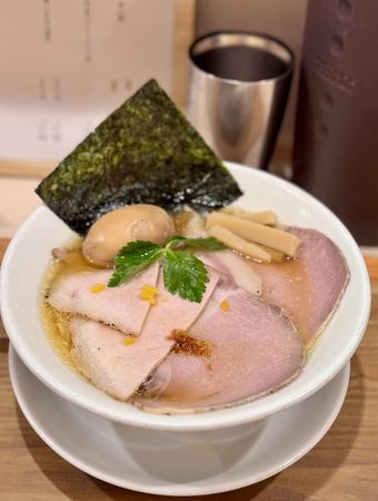 ▲▼大阪比內雞黃金湯頭輕鬆喝完意猶未盡。（圖／部落客小虎提供）