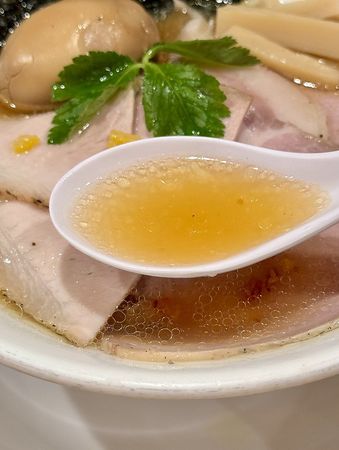 ▲▼大阪比內雞黃金湯頭輕鬆喝完意猶未盡。（圖／部落客小虎提供）