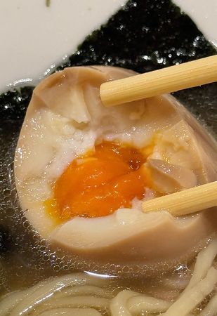 ▲▼大阪比內雞黃金湯頭輕鬆喝完意猶未盡。（圖／部落客小虎提供）