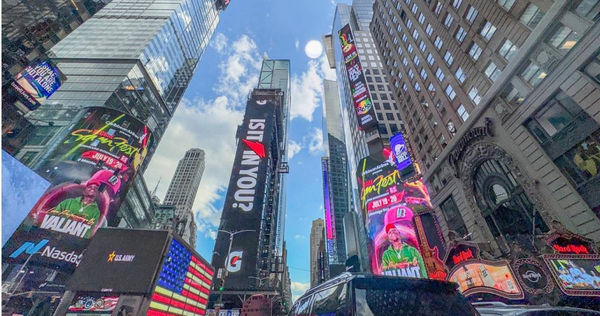 旅遊達人布萊N分享近期有美西優惠機票的消息，但當地政府停擺，加州好萊塢柏班克機場甚至出現長達數小時無人值班的狀況，恐怕有飛安危險。（示意圖／Pixabay）