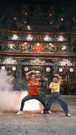 ▲摸棺發財。（圖／三立提供）