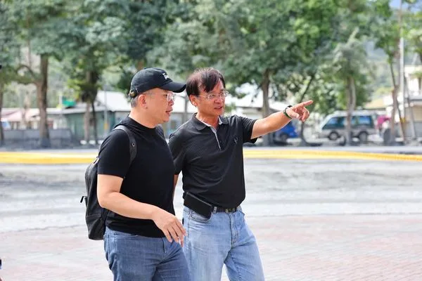 ▲ 蔡會長前往花蓮光復勘災 關懷災區棒球學子助重建      。（圖／中職提供）