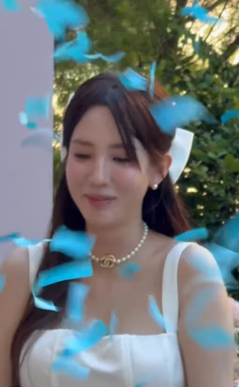 ▲▼愛雅揭曉寶寶性別。（圖／翻攝自Facebook／aiyachang1988）