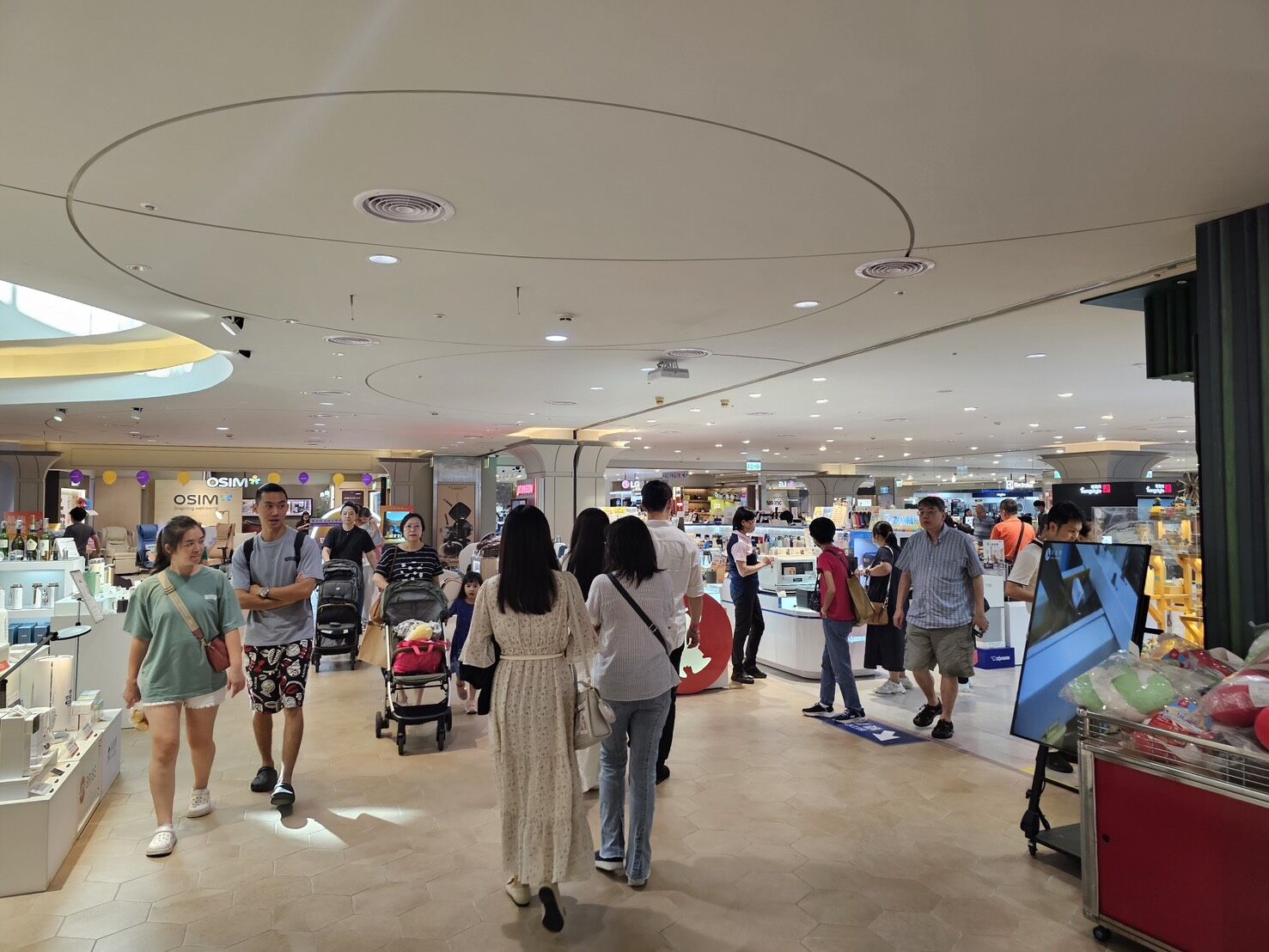 ▲百貨雙十連假加碼促銷。（圖／統一時代、大葉高島屋、美麗華提供）