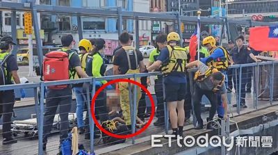 只穿一條四角褲「3度跳港」潛水！　失業男上岸喊：收到濟公指示