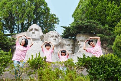 信用卡號「中4碼」玩小人國只要273元　「林老師」連假免費入園