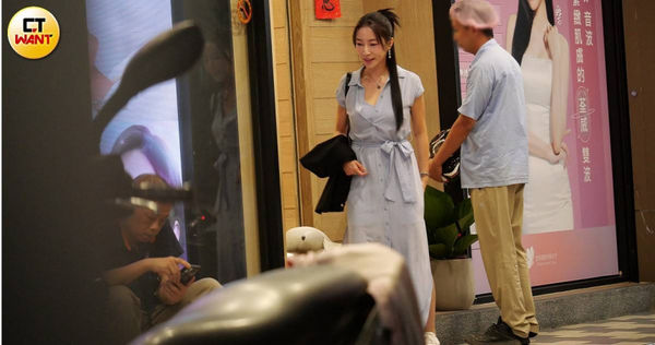 我愛紅娘1／張家瑋相親花襯衫男　長輩急牽線上演「摟腰教學」