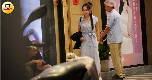 我愛紅娘1／張家瑋相親花襯衫男　長輩急牽線上演「摟腰教學」