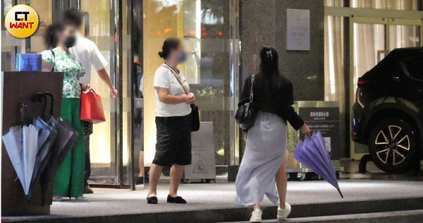 我愛紅娘1／張家瑋相親花襯衫男　長輩急牽線上演「摟腰教學」