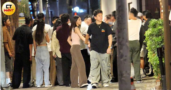 換帖兄弟情1／獨家直擊柯家洋結婚派對　王大陸女友在場照樣逗妹　柯震東喝掛癱軟被抬出