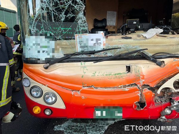 ▲國1客運、大貨車追撞事故，釀28人送醫。（圖／記者陸運陞翻攝，下同）