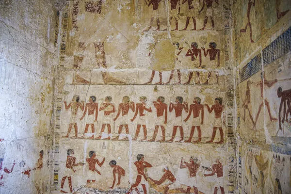 ▲▼2023年，埃及開羅南郊薩卡拉古墓群（ Saqqara necropolis ）新發現的2座墓穴中，其中一座內部壁畫。（圖／達志影像／美聯社）