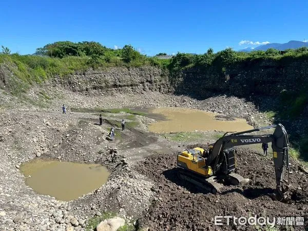 ▲橋頭地檢署偵查盜採砂石案，目前已羈押4名嫌犯。（圖／記者吳奕靖翻攝）
