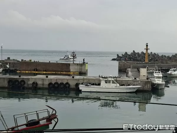 ▲▼             瑞芳鼻頭漁港公園外海域3人潛水，其中1名男子失蹤。（圖／記者郭世賢翻攝，下同）