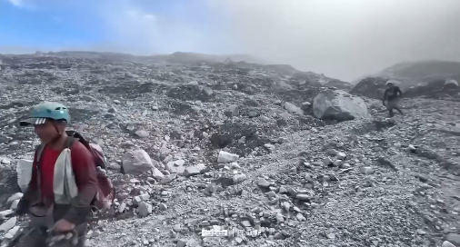 ▲▼行政院發言人社群稍早貼出「特遣超人探勘馬太鞍堰塞湖區」影片。（圖／翻攝自Facebook／行政院發言人）