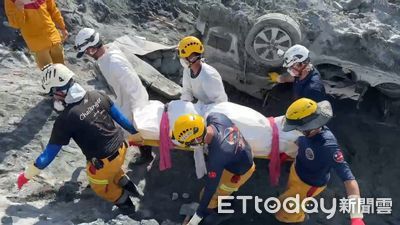 快訊／砂石場老闆娘「車輛內遺體運出了」！　身分仍待確認中