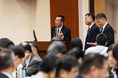 長效期飲用水將提高到5年　顧立雄：向中油採購32億戰備油料
