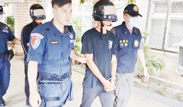 ▲航警局今年6月查獲2名馬籍旅客行李夾藏一級毒品海洛因，偵訊後移送桃檢偵辦。（圖／航警局提供）