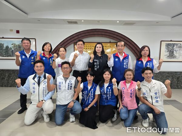 ▲郝龍斌拜會台南市議會國民黨團，與議員及青年參選人餐敘交流。（記者林東良翻攝，下同）